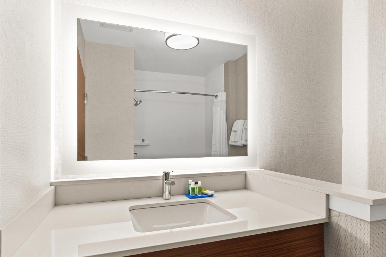 Holiday Inn Express Hotel & Suites Willows By Ihg Exteriör bild